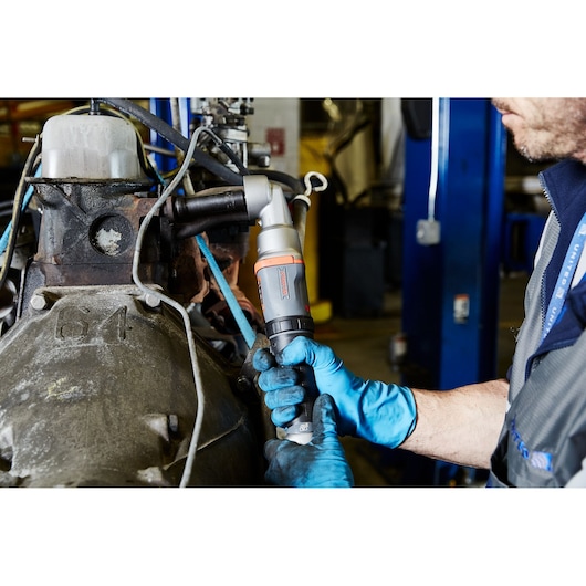 PROTO® TITANIUM SERIES ANGLE IMPACT WRENCHES United Airlines Application