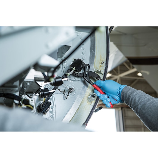 PROTO® SOFT JAW - CANNON PLUG PLIERS Corporate Jet Application